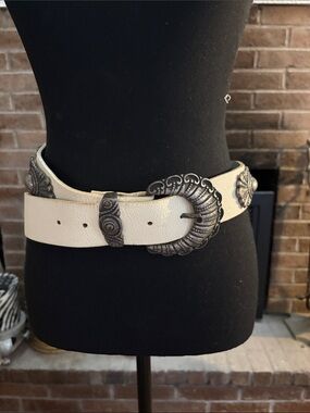 Cream Leather Western-Style Belt with Ornate Silver Buckle